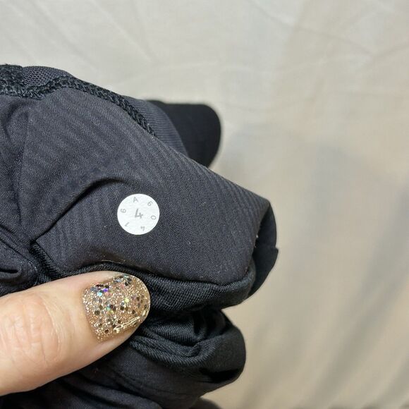 Lululemon Dance Studio Mid Rise Cropped Black Capri Jogger Women's Sz 4 - Picture 6 of 7
